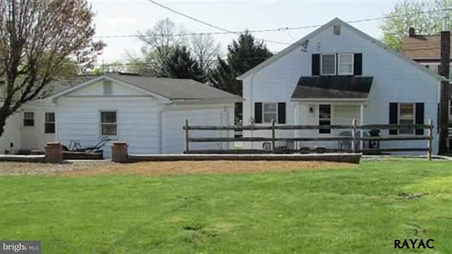 611 Maple Avenue Hanover, PA 17331 - Photo 3 of 36 Gallery Image 3