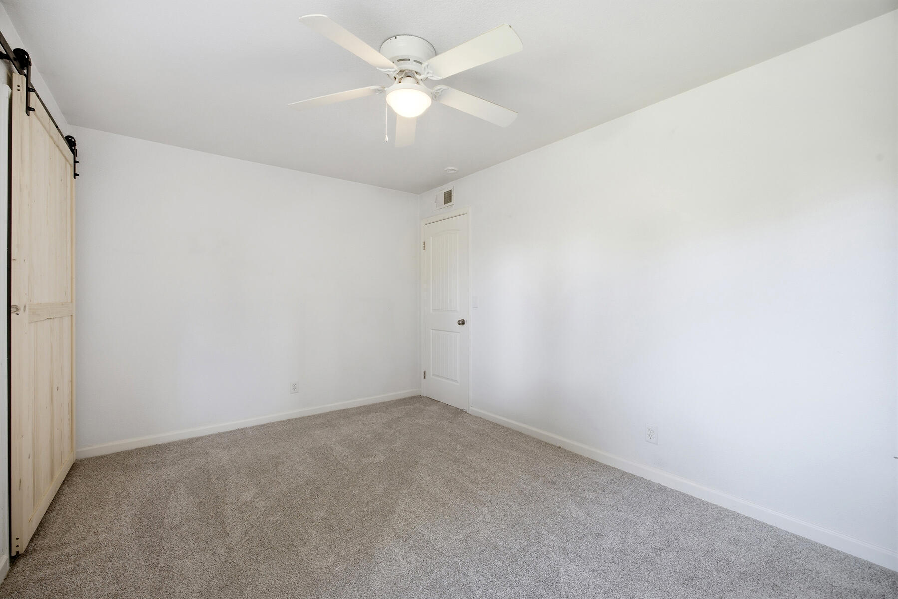 31393 Dahlem Drive Exeter, CA 93221 - Photo 28 of 79 28 - Bathroom #2 (2)