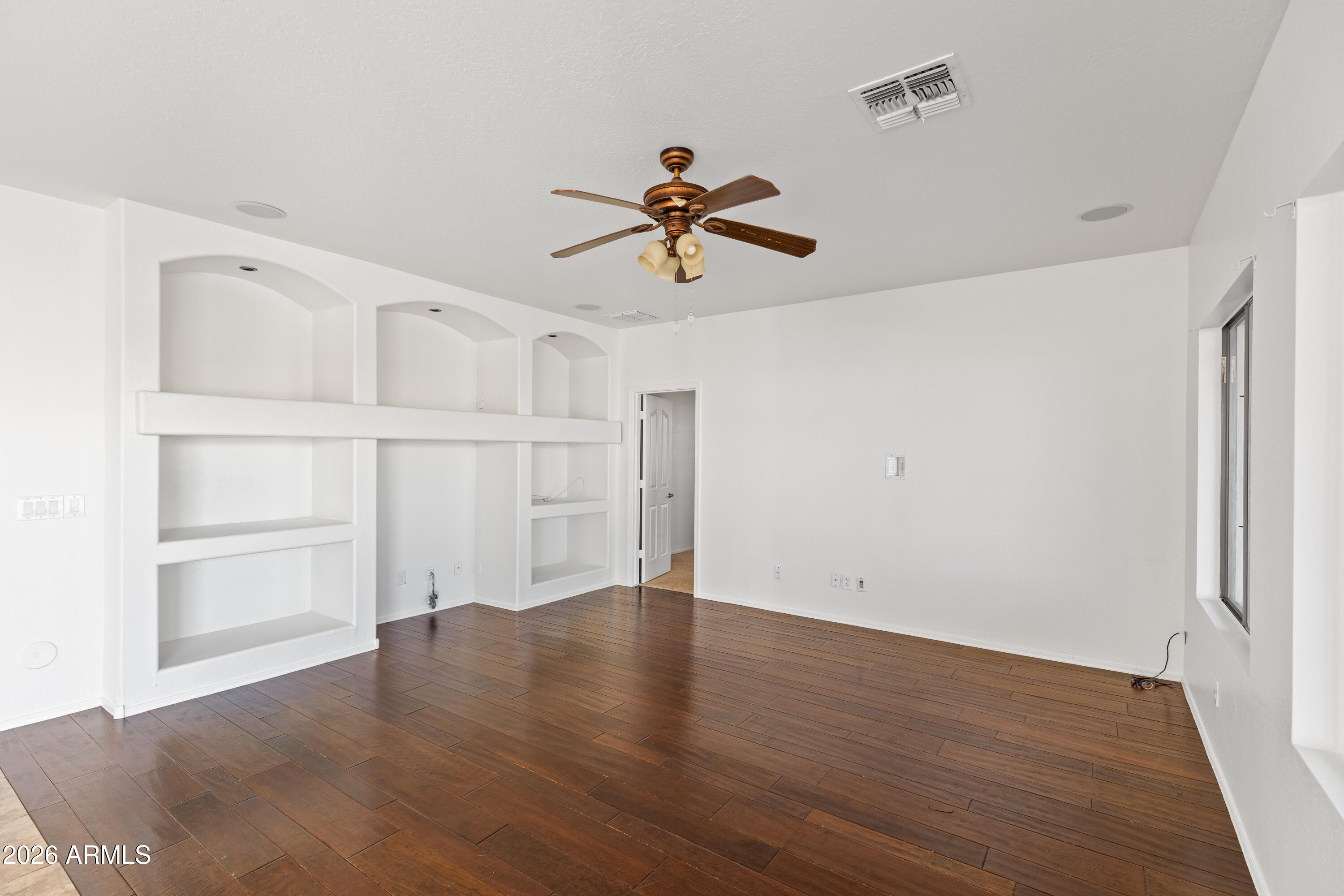 9840 Tangerine Road Florence, AZ 85132 - Photo 17 of 38 Living room