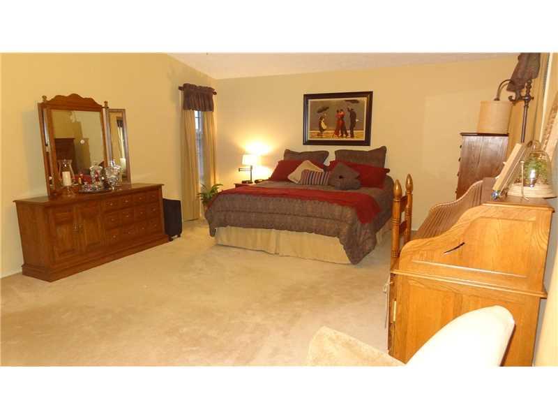 118 Wyngate Road Coraopolis, PA 15108 - Photo 10 of 25 Master Bedroom.