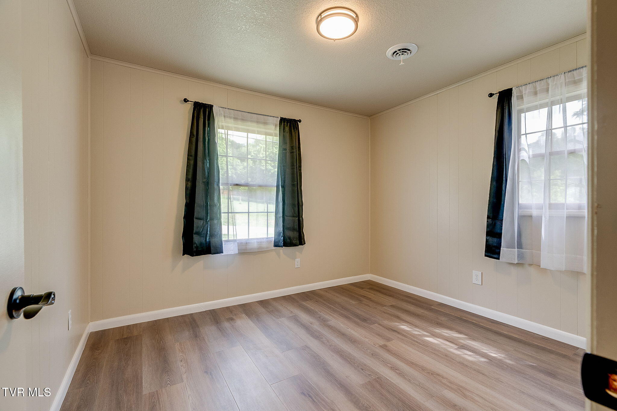 1134 Cooks Valley Road Kingsport, TN 37664 - Photo 19 of 36 015
