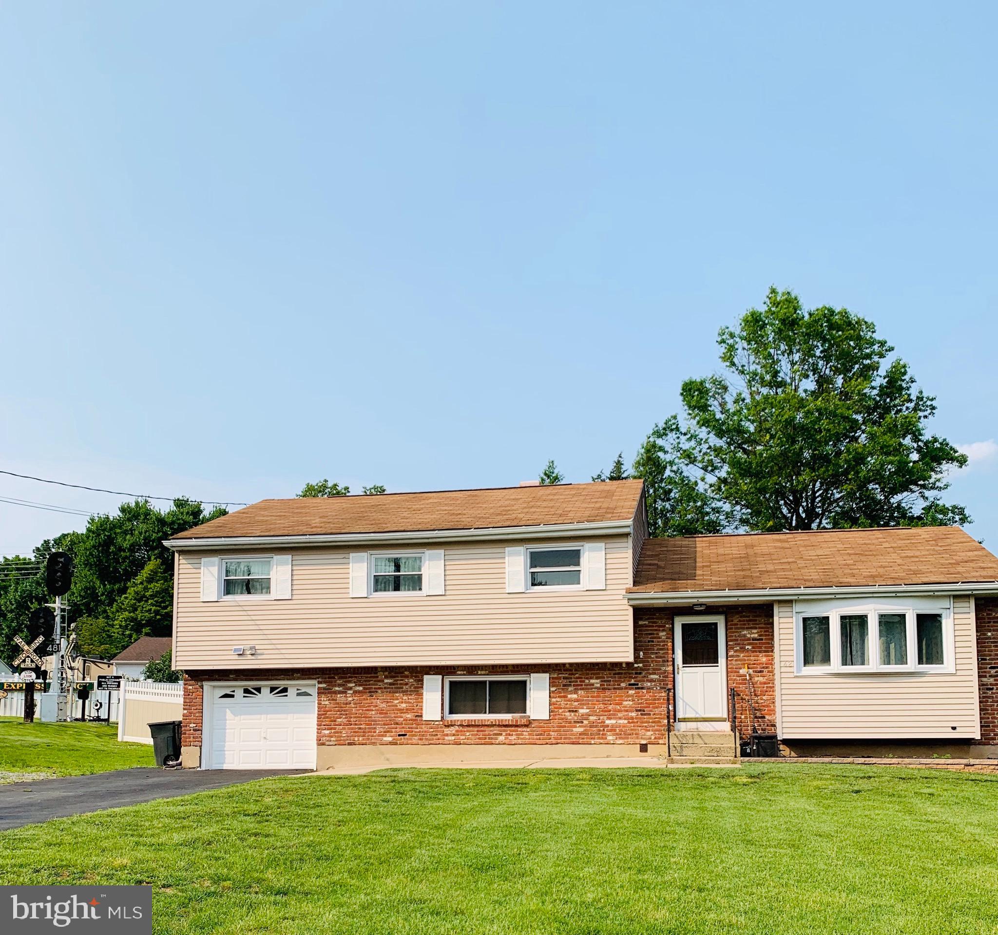 42 Bayberry Road Trenton, NJ 08618 - Photo 1 of 9 Gallery Image 1
