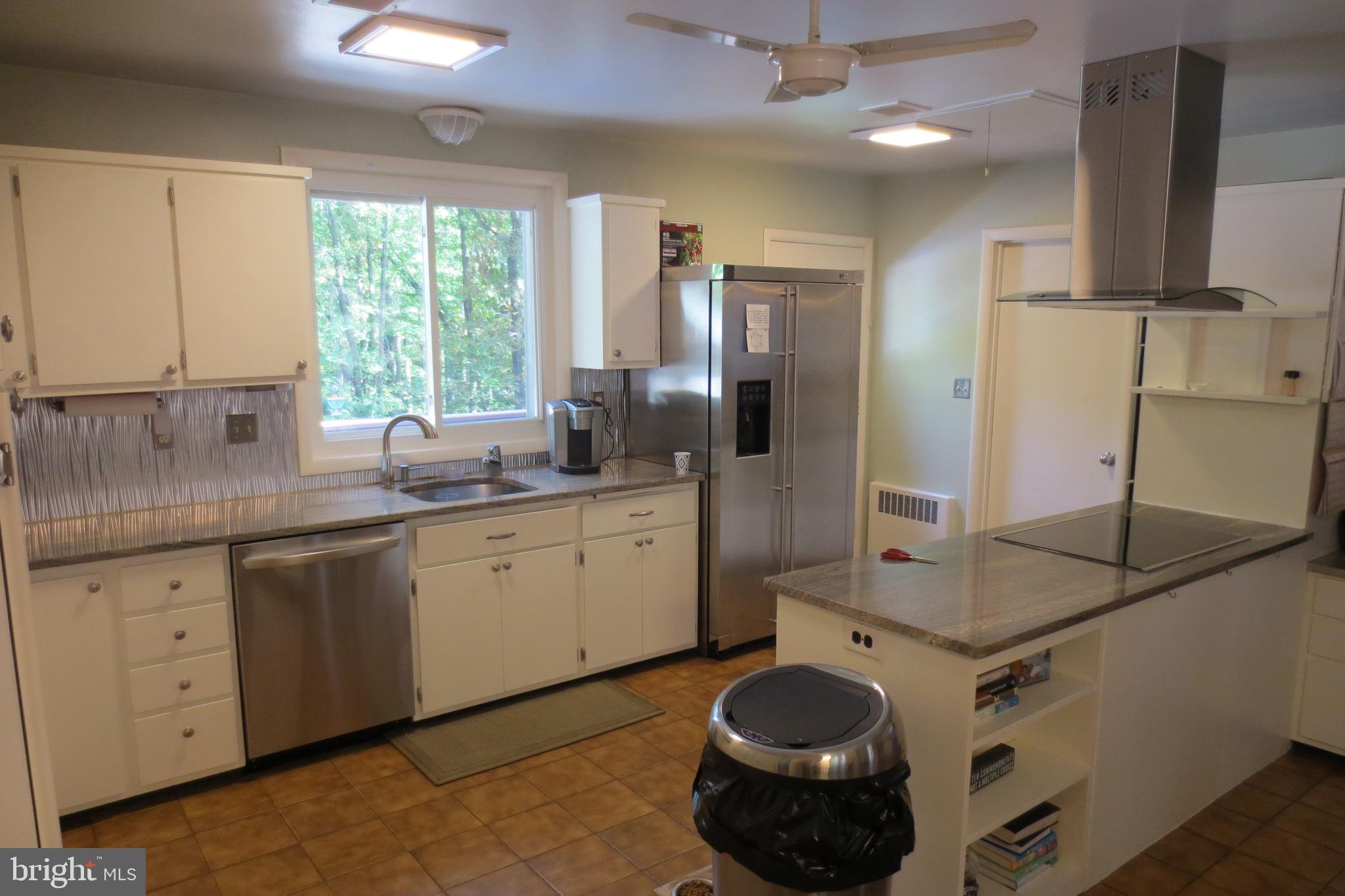14701 Poplar Hill Road Germantown, MD 20874 - Photo 23 of 108 Kitchen with Granite Counters and S S Appliances.