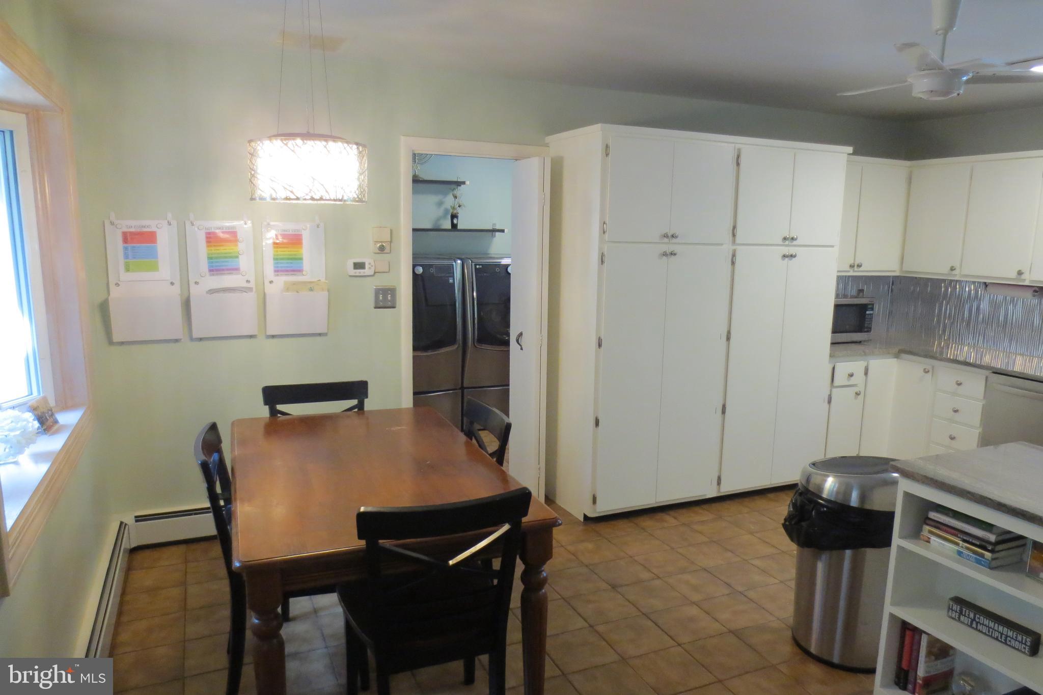 14701 Poplar Hill Road Germantown, MD 20874 - Photo 25 of 108 Breakfast area in kitchen