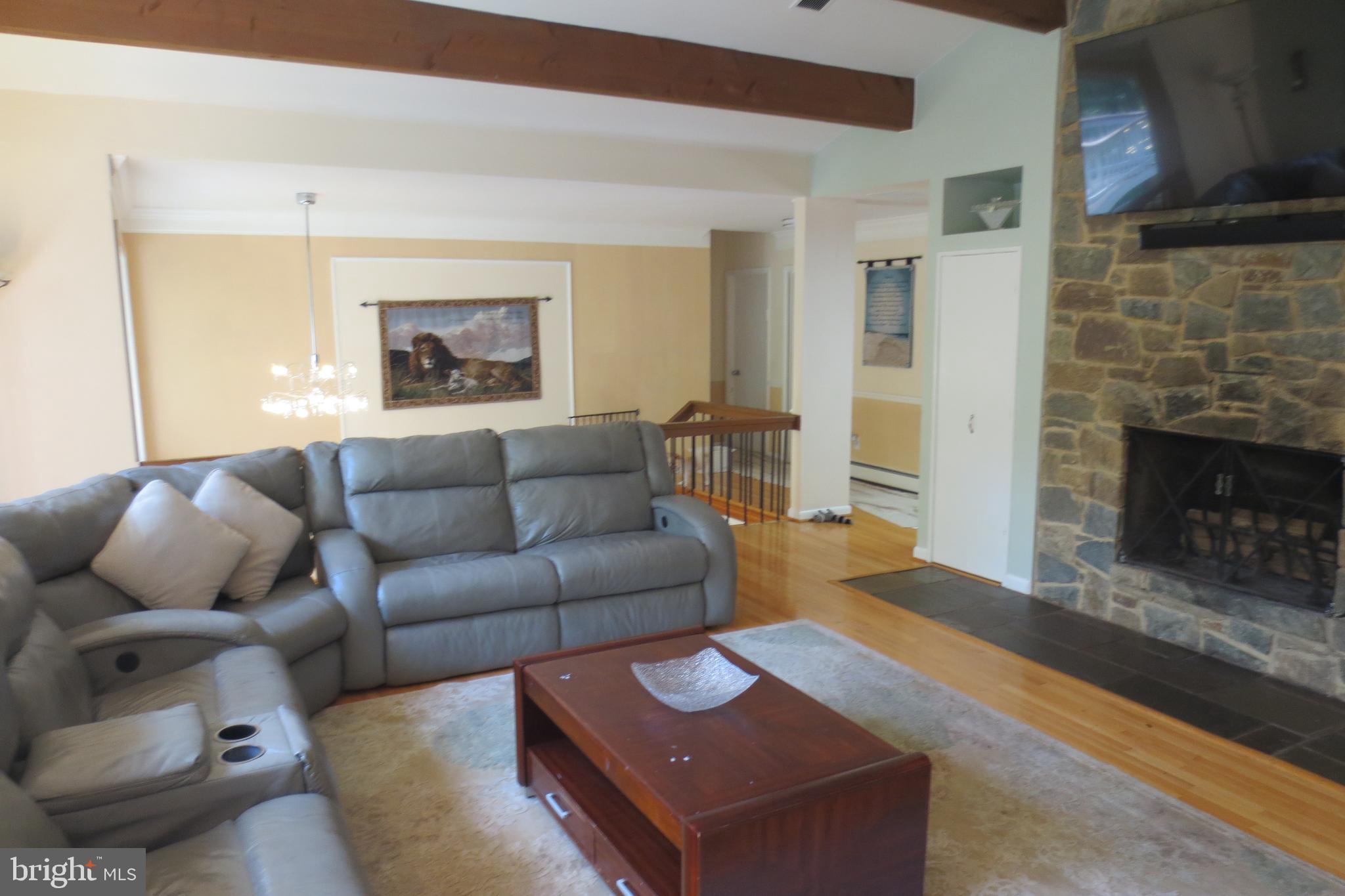 14701 Poplar Hill Road Germantown, MD 20874 - Photo 42 of 108 View of Living Room
