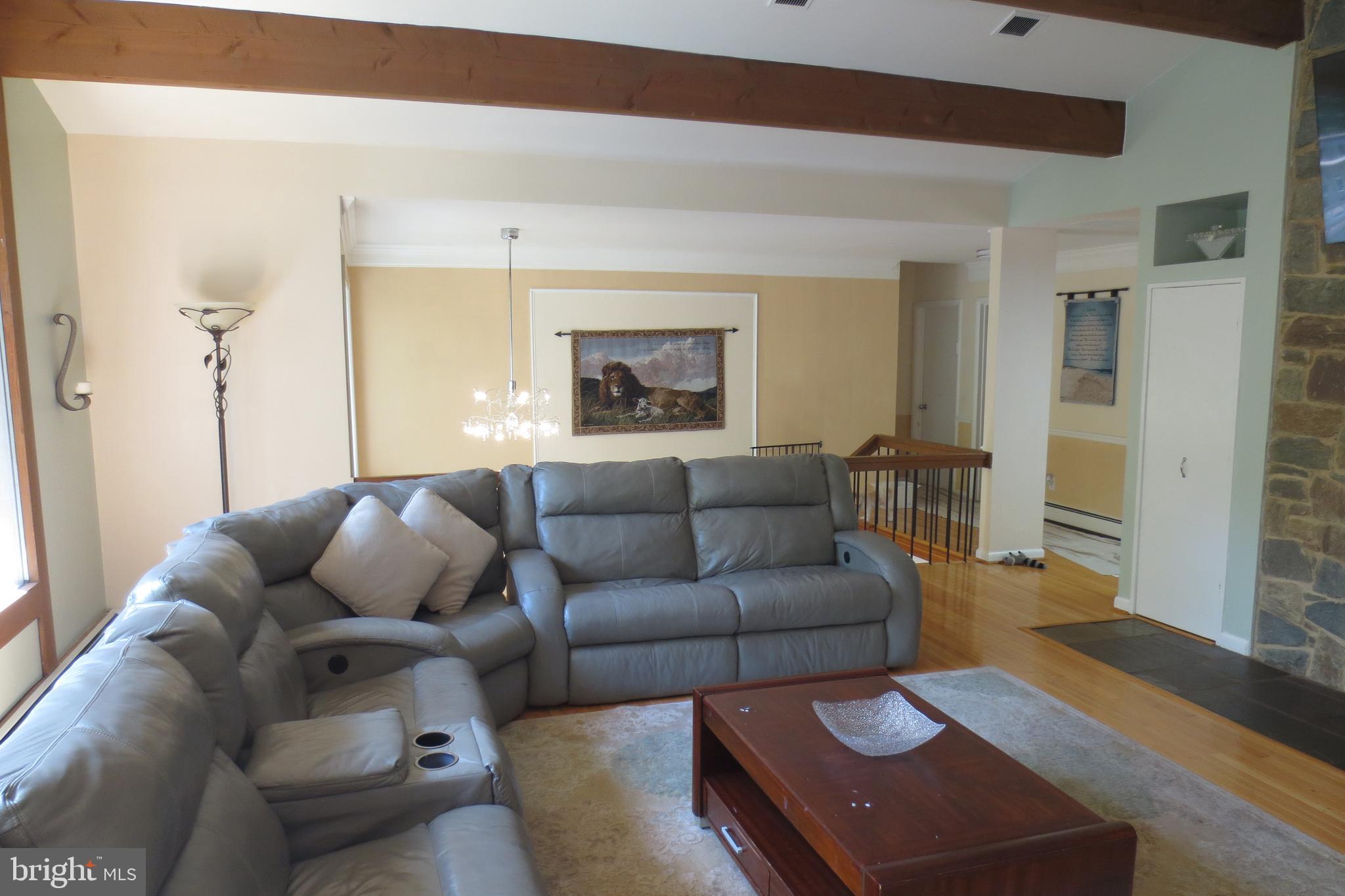 14701 Poplar Hill Road Germantown, MD 20874 - Photo 43 of 108 Living Room View