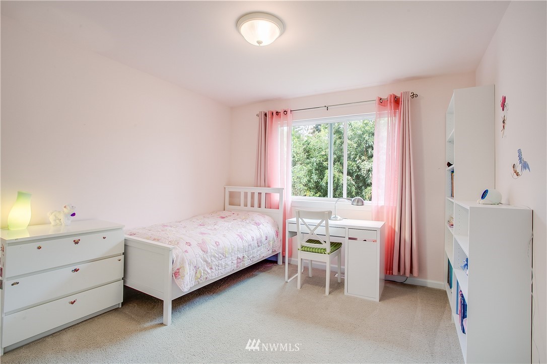 2516 Edmonds Avenue Northeast Renton, WA 98056 - Photo 11 of 25 Gallery Image 11