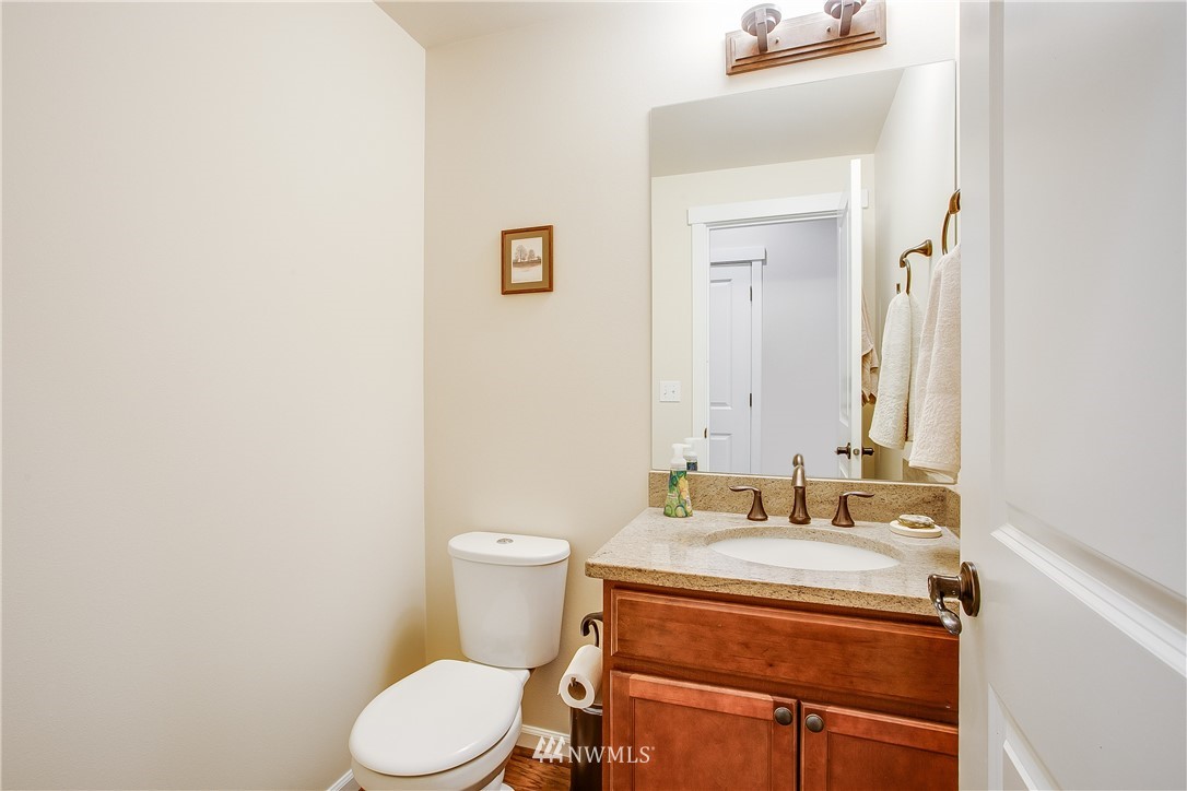 2516 Edmonds Avenue Northeast Renton, WA 98056 - Photo 12 of 25 Gallery Image 12