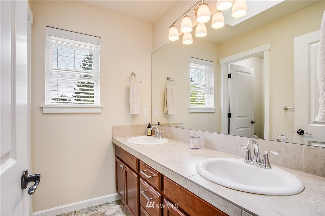 2516 Edmonds Avenue Northeast Renton, WA 98056 - Photo 14 of 25 Gallery Image 14