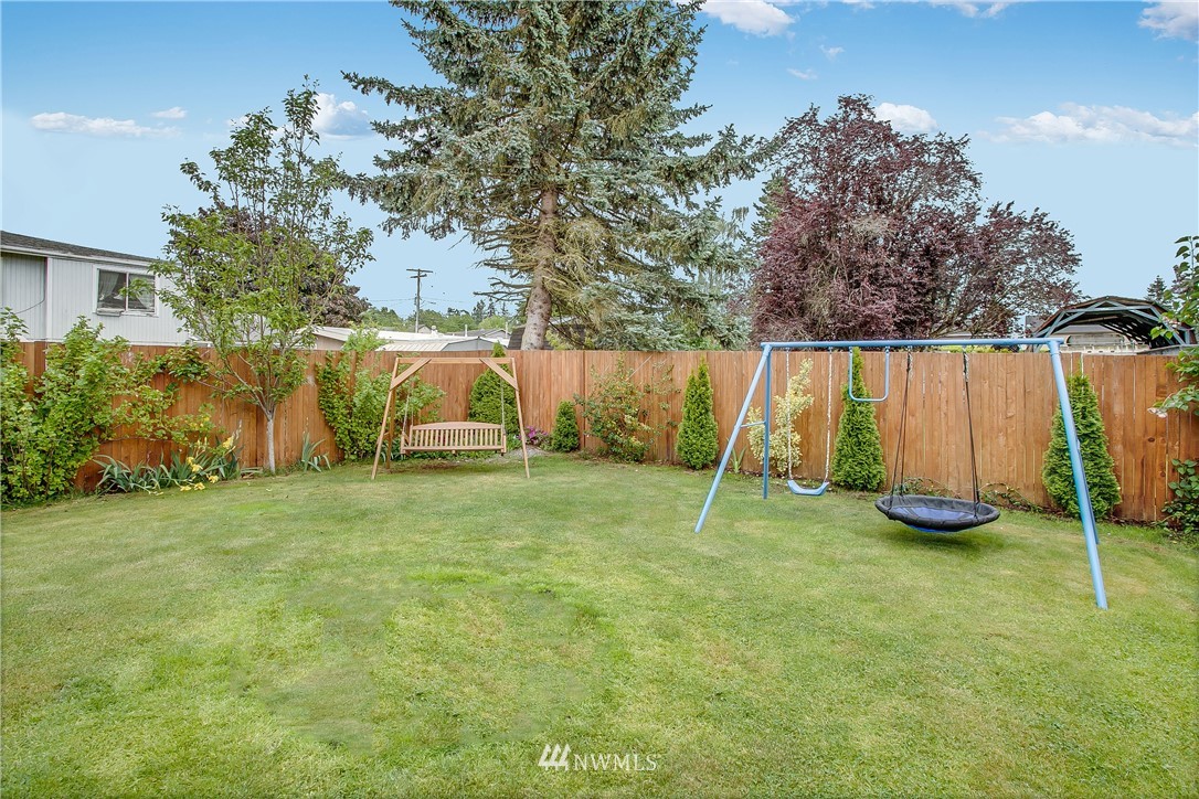 2516 Edmonds Avenue Northeast Renton, WA 98056 - Photo 23 of 25 Gallery Image 23