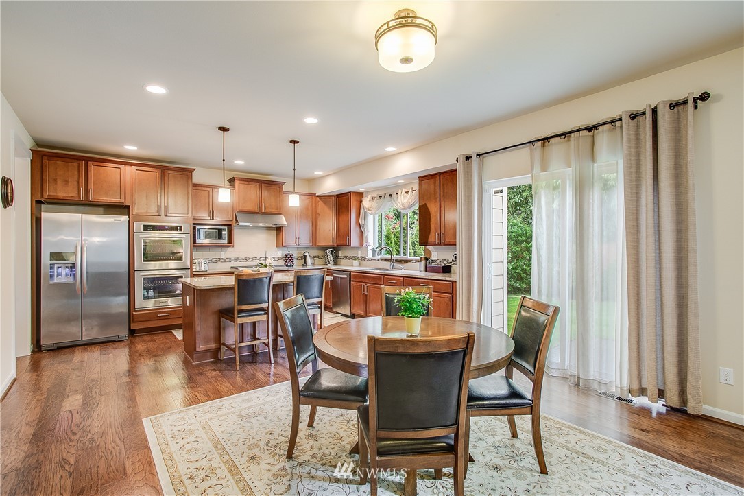 2516 Edmonds Avenue Northeast Renton, WA 98056 - Photo 7 of 25 Gallery Image 7