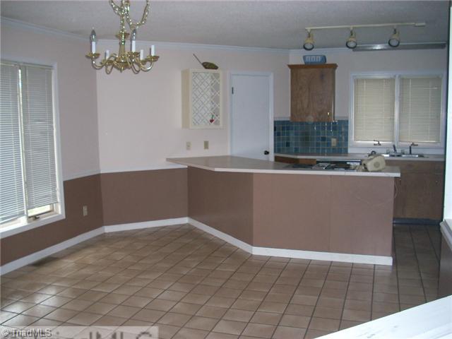 617 McGregor Road Winston-Salem, NC 27103 - Photo 3 of 8 Kitchen.