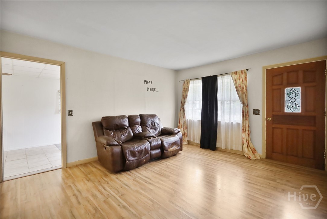 985 7 Oaks Road Jesup, GA 31546 - Photo 6 of 30