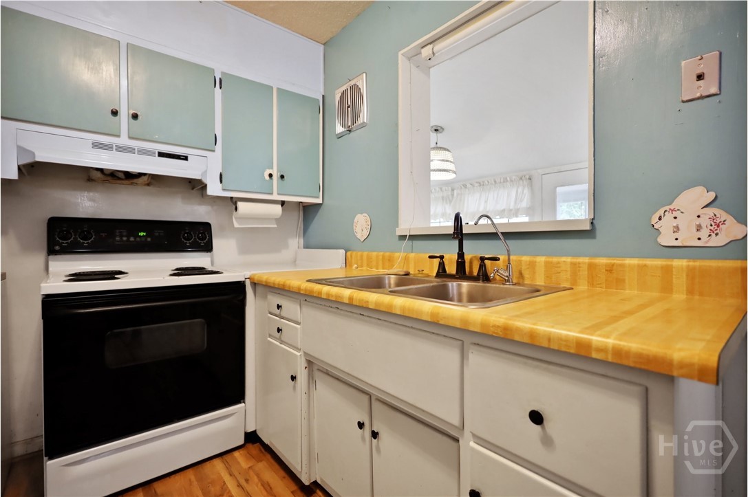 985 7 Oaks Road Jesup, GA 31546 - Photo 10 of 30