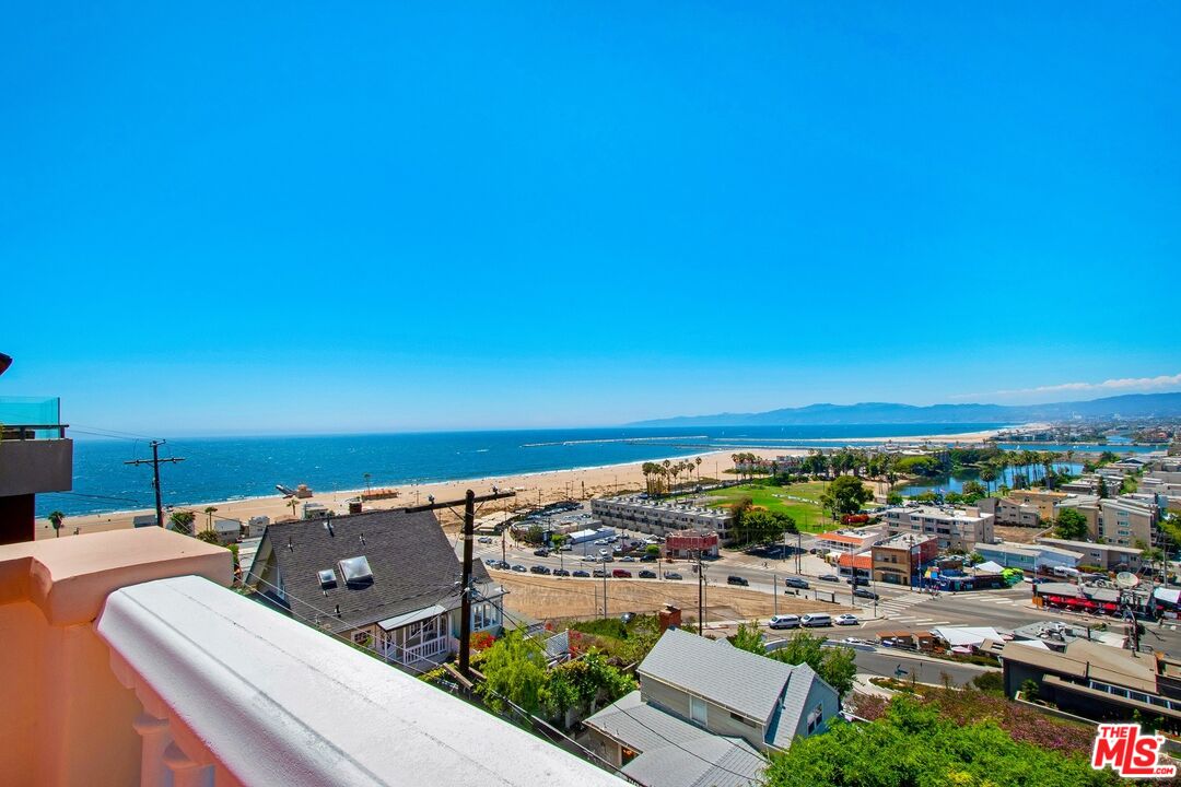 217 Fowling Street Playa del Rey, CA 90293 - Photo 10 of 51 a view of city