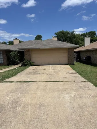$1,650 | 121 Wildwood Drive, Duncanville, TX 75137