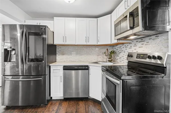 $860,000 | 568 Centerwood Street, West Babylon, NY 11704