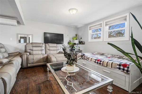 $860,000 | 568 Centerwood Street, West Babylon, NY 11704