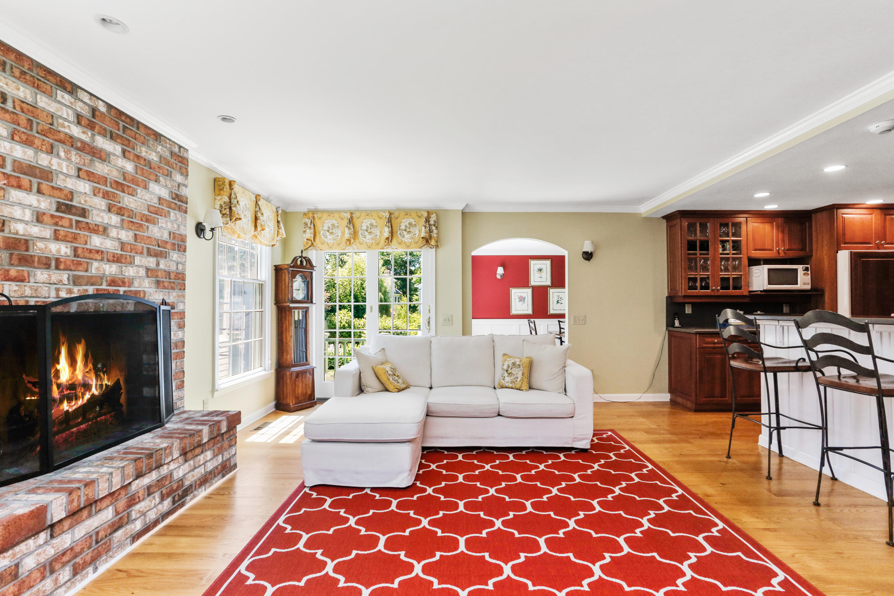 68 Brooks Road New Canaan, CT 06840 - Photo 11 of 32 familyroom2