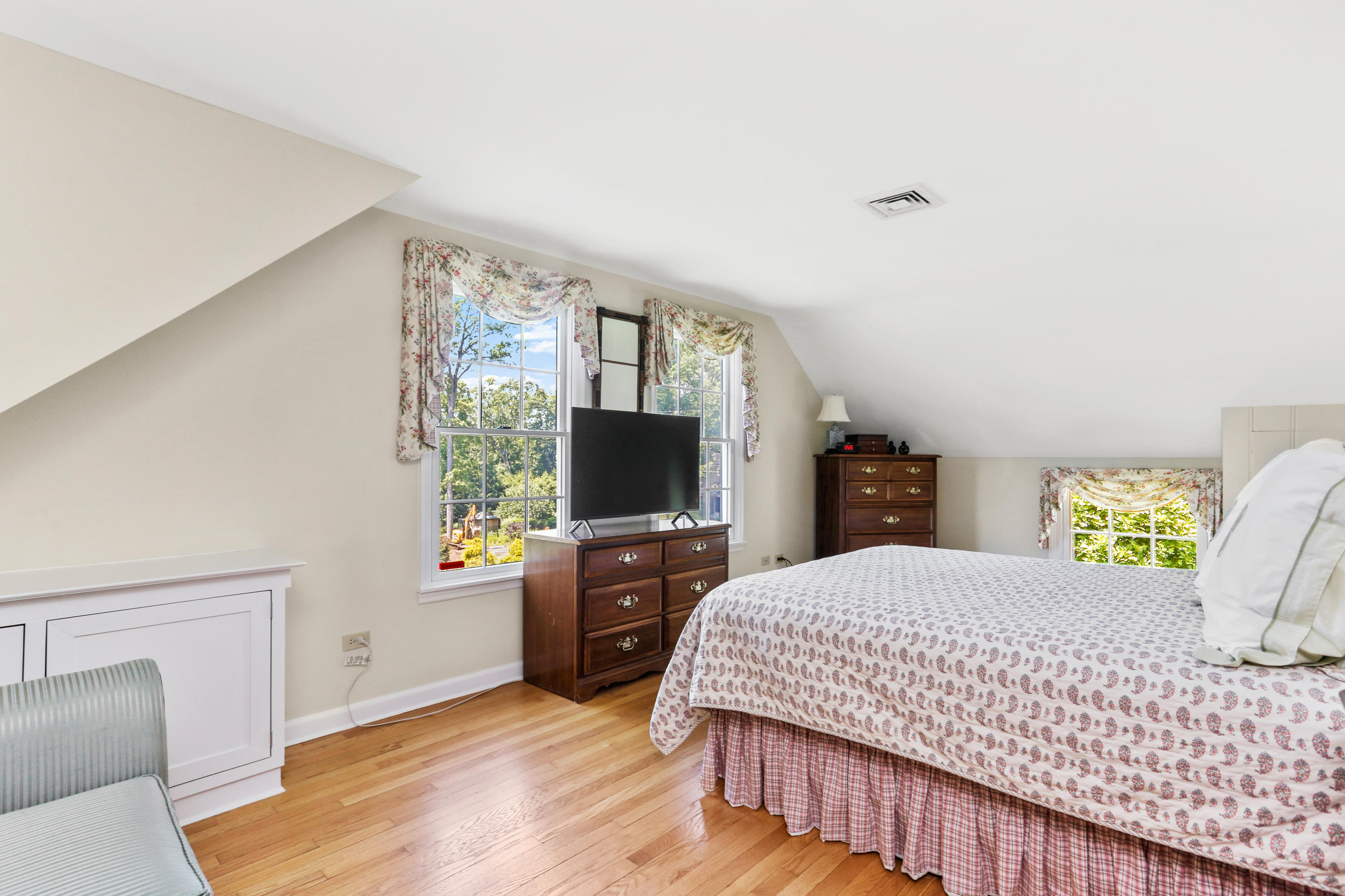68 Brooks Road New Canaan, CT 06840 - Photo 18 of 32 master1