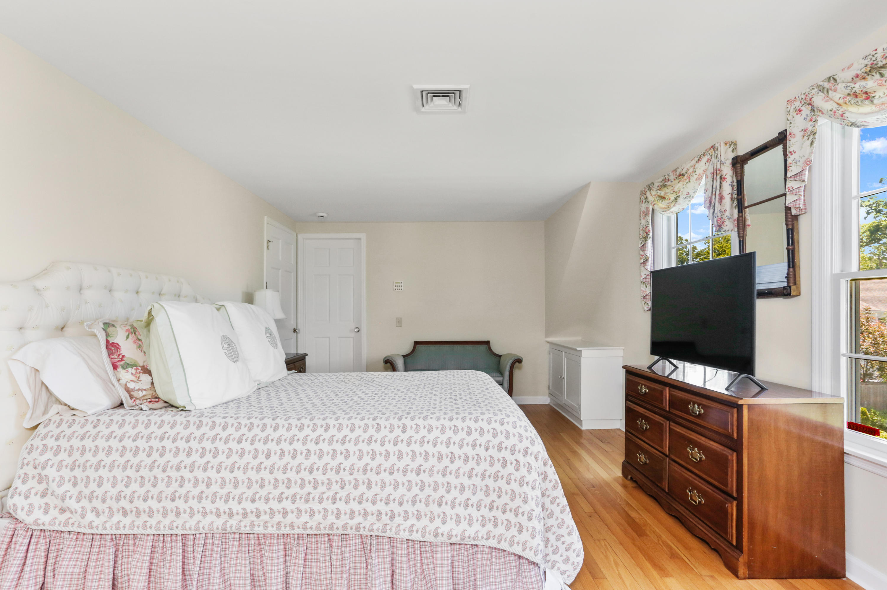 68 Brooks Road New Canaan, CT 06840 - Photo 19 of 32 master2