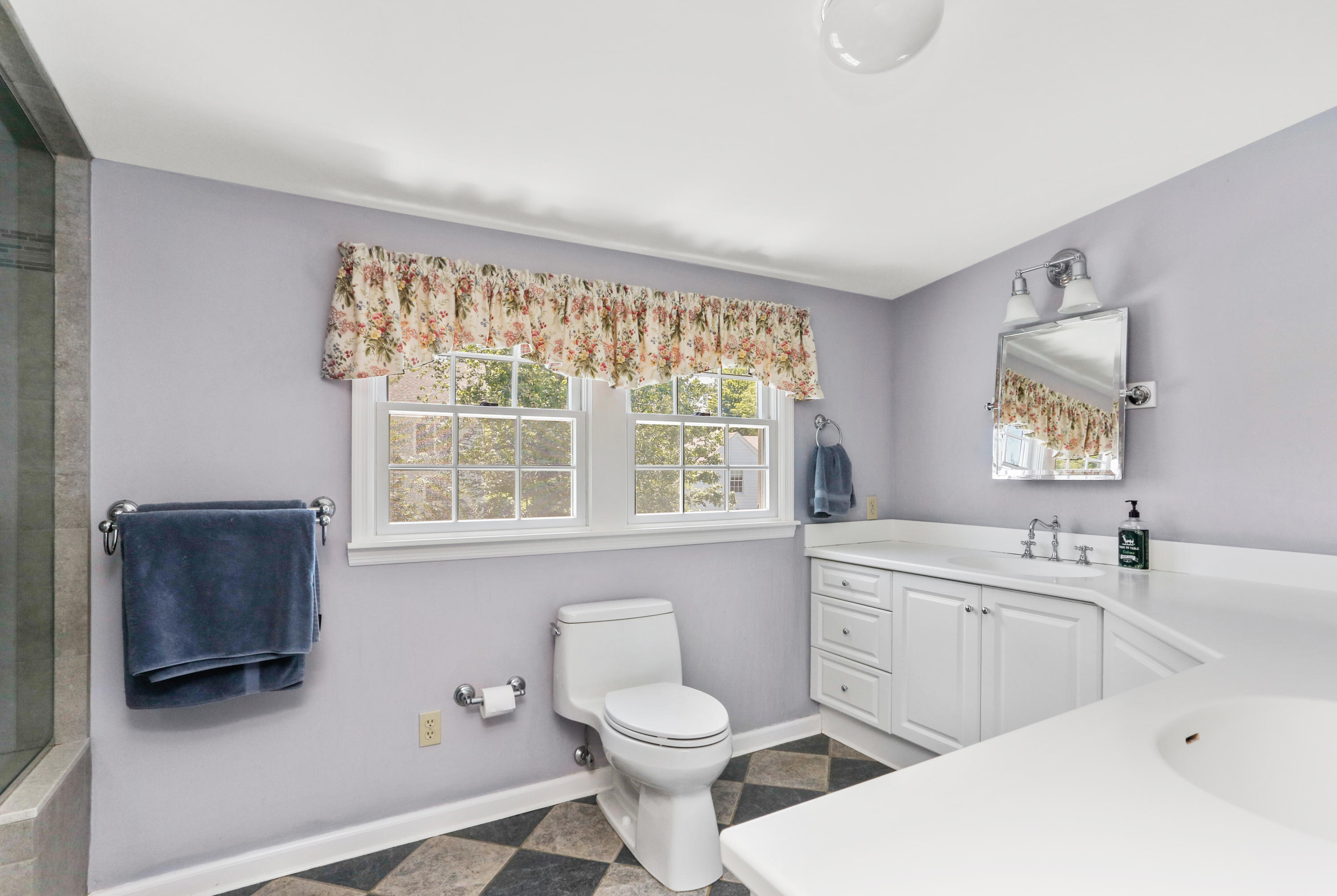 68 Brooks Road New Canaan, CT 06840 - Photo 20 of 32 masterbath