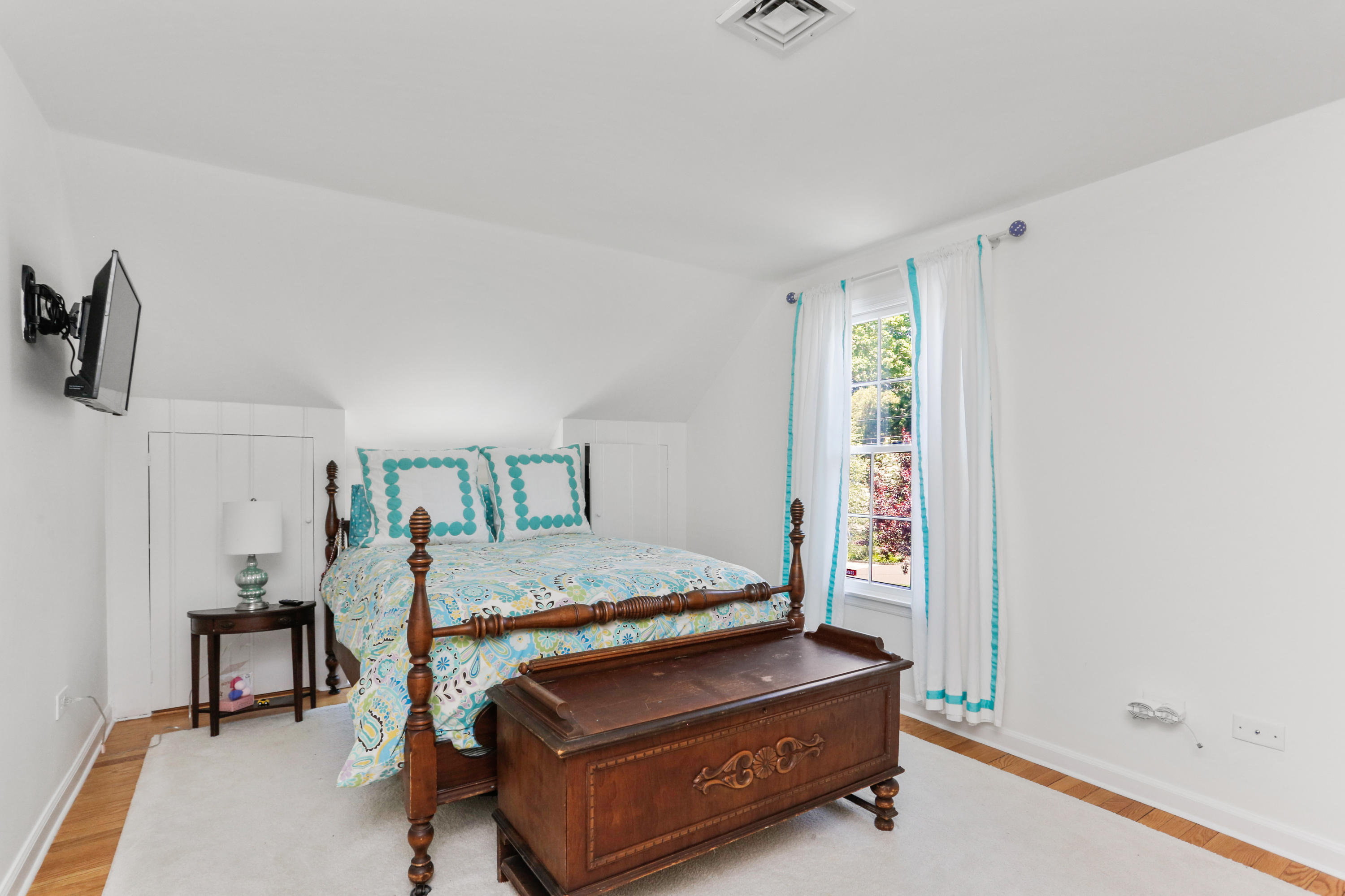 68 Brooks Road New Canaan, CT 06840 - Photo 22 of 32 megansroom