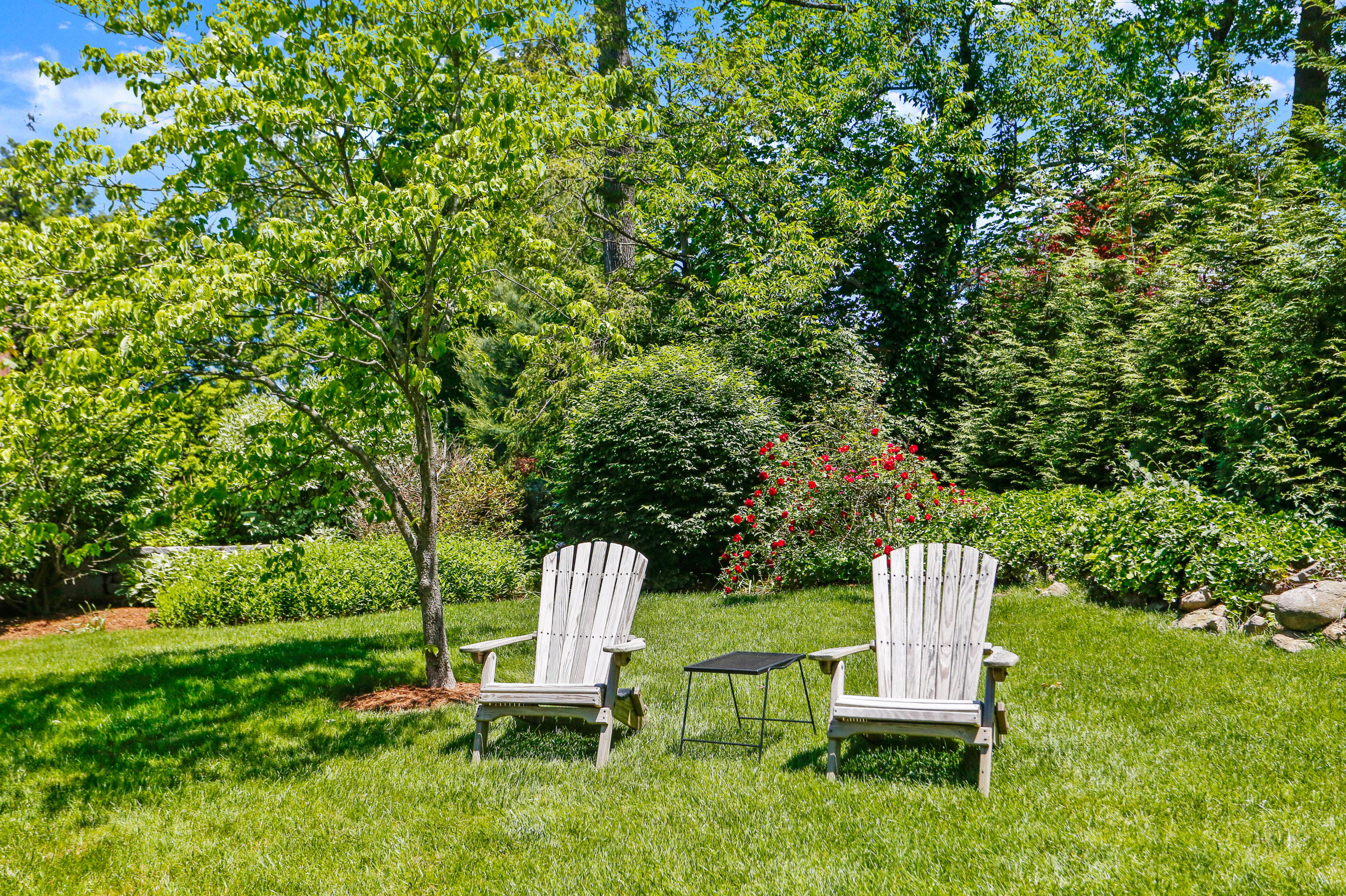 68 Brooks Road New Canaan, CT 06840 - Photo 31 of 32 adirondak