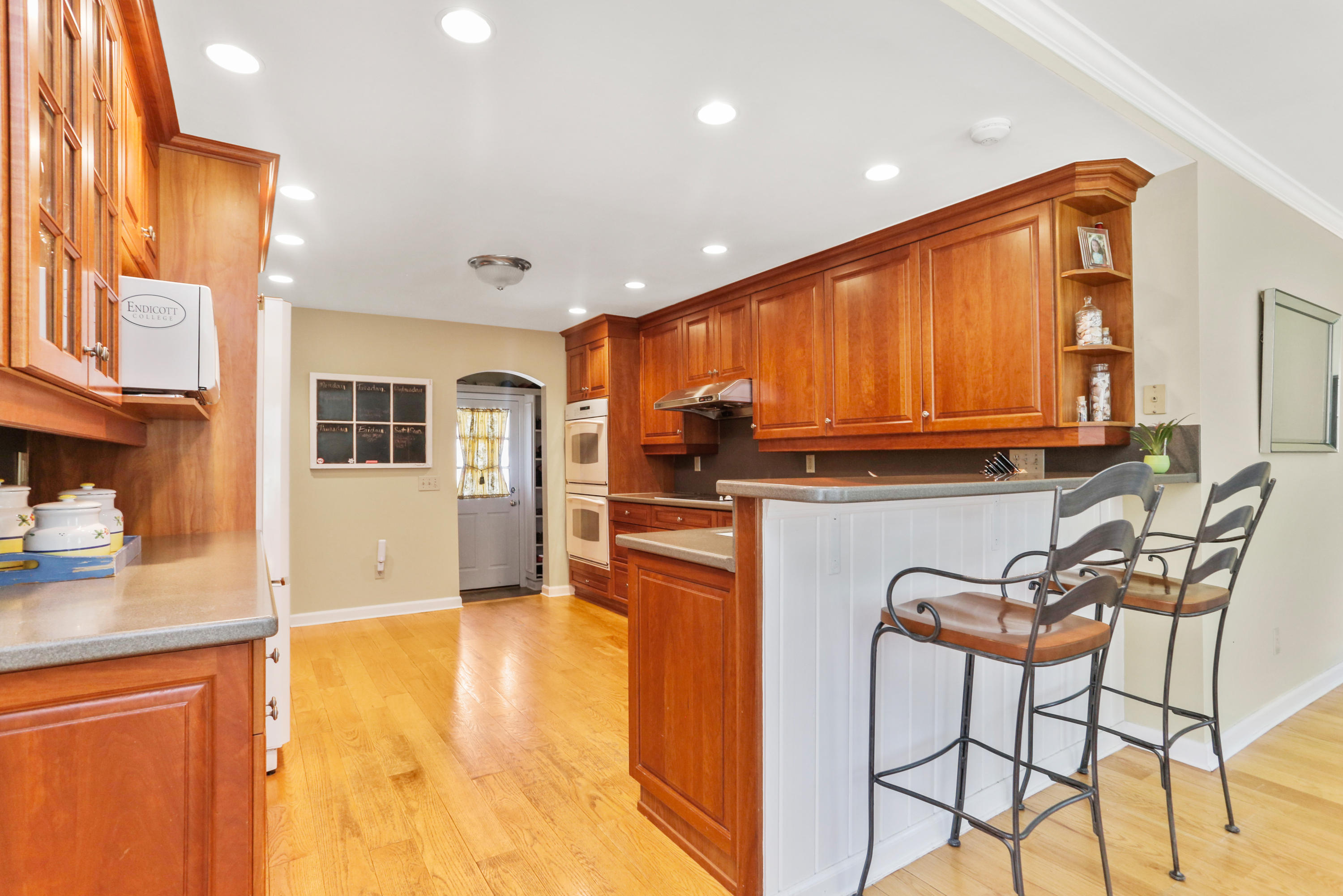 68 Brooks Road New Canaan, CT 06840 - Photo 9 of 32 kitchen4