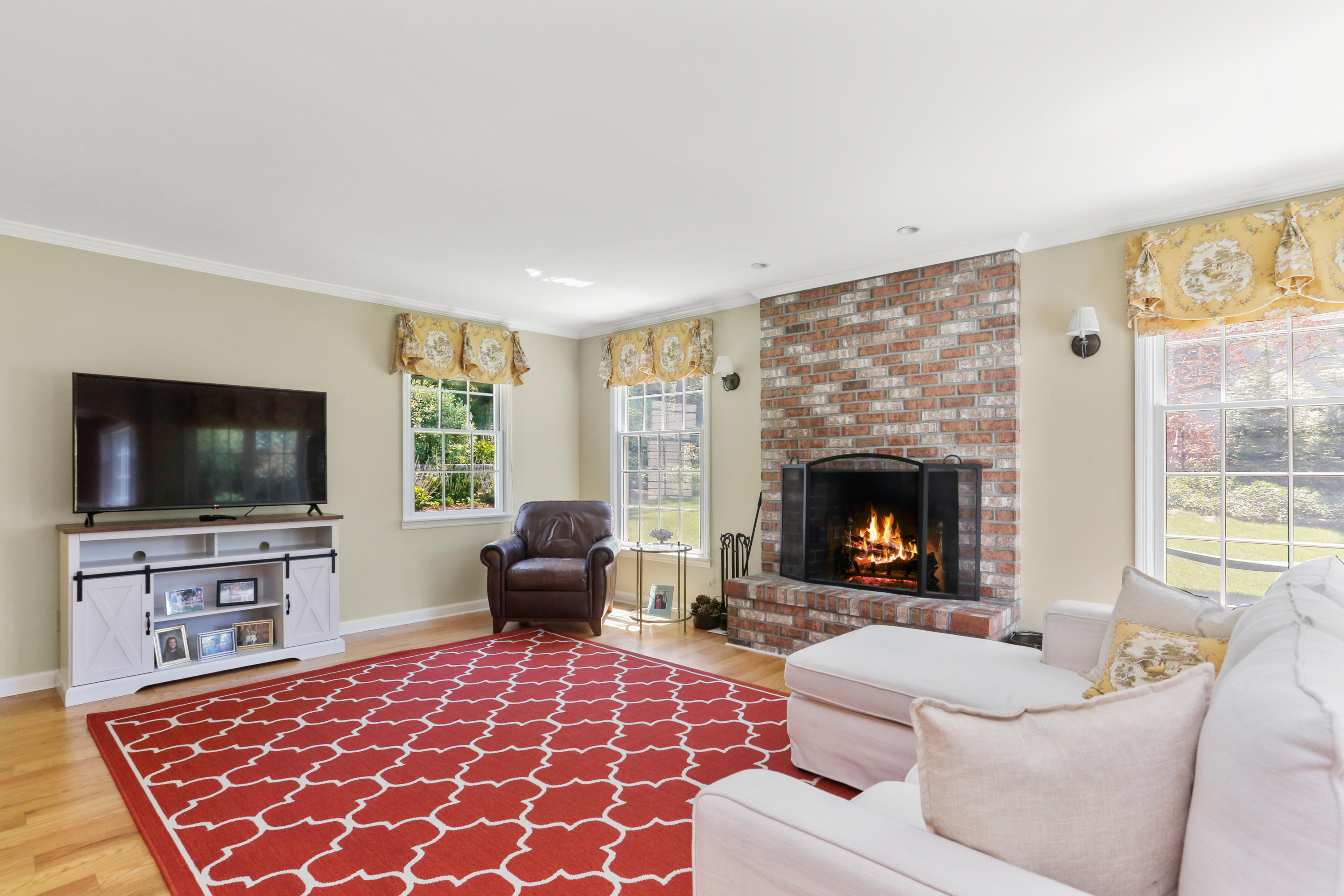 68 Brooks Road New Canaan, CT 06840 - Photo 10 of 32 familyroom1