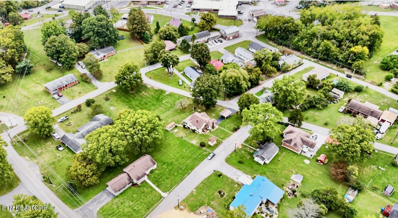 308 Mimosa Street Tazewell, TN 37879 - Photo 4 of 58 IMG_8103