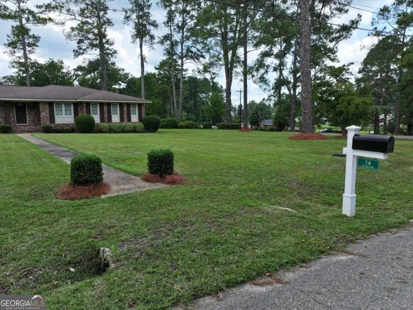 $235,000 | 16 South Woodlawn Drive, Blakely, GA 39823