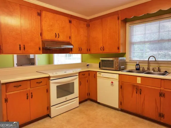 $235,000 | 16 South Woodlawn Drive, Blakely, GA 39823