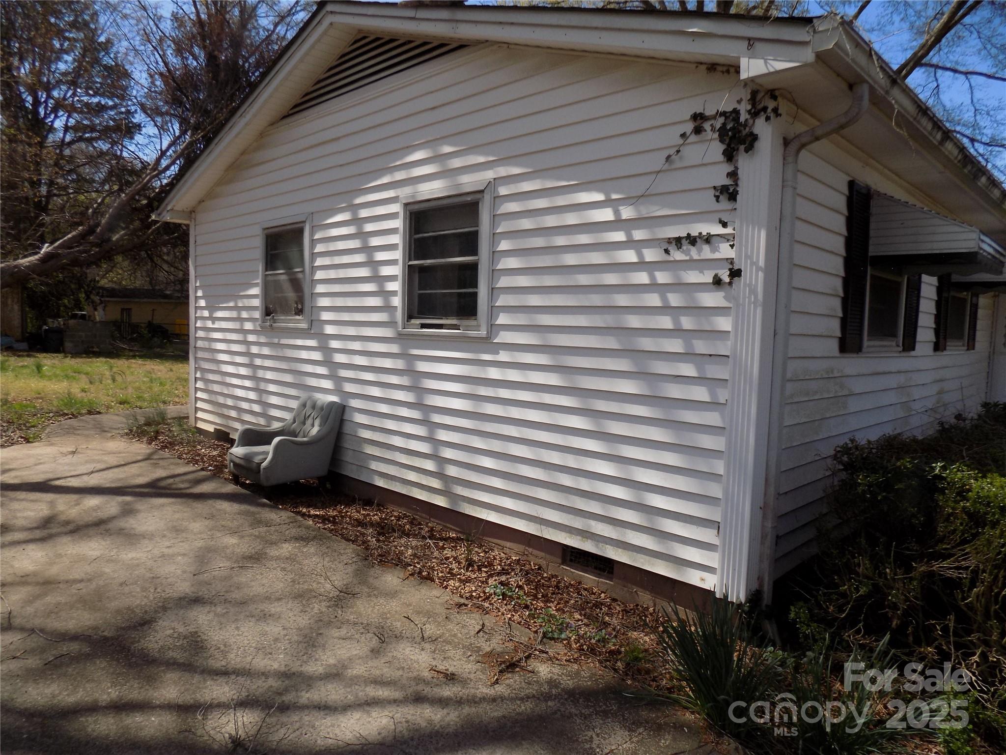 543 Queens Road Gastonia, NC 28052 - Photo 6 of 12 Gallery Image 6