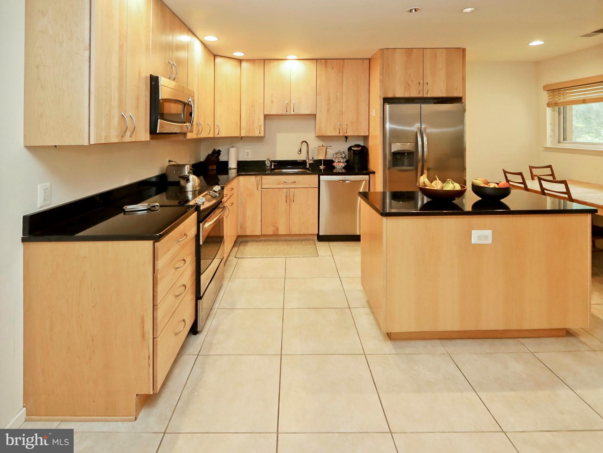 11037 Solaridge Drive Reston, VA 20191 - Photo 12 of 45 Stainless appliances