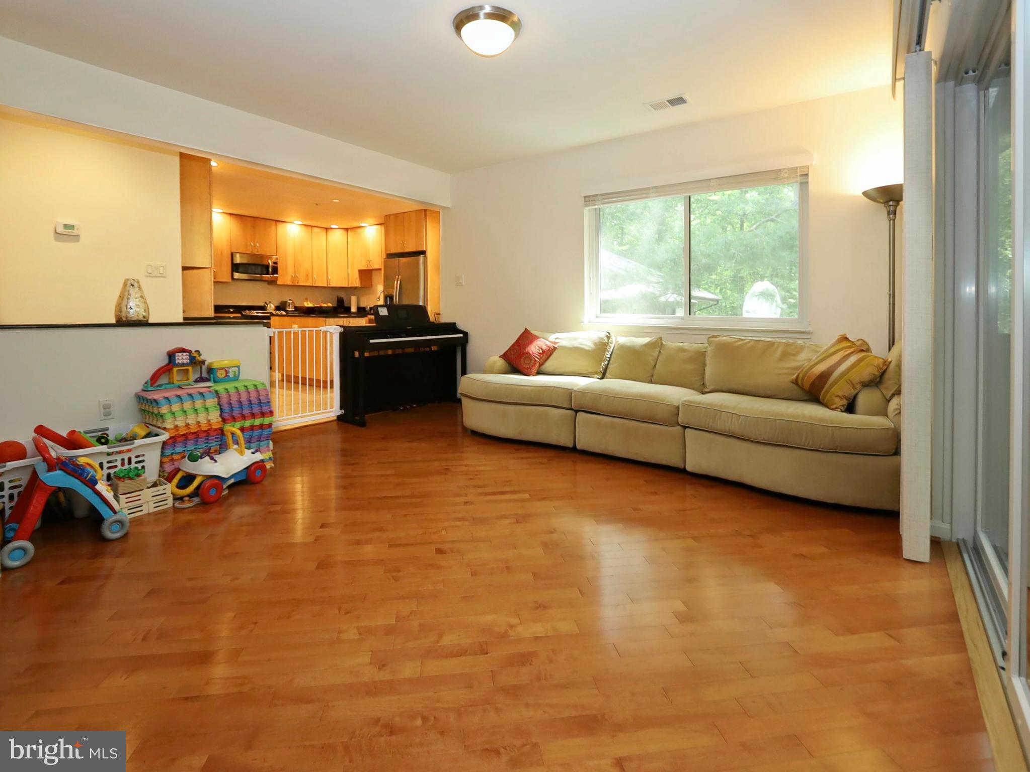 11037 Solaridge Drive Reston, VA 20191 - Photo 15 of 45 Family room abuts the kitchen