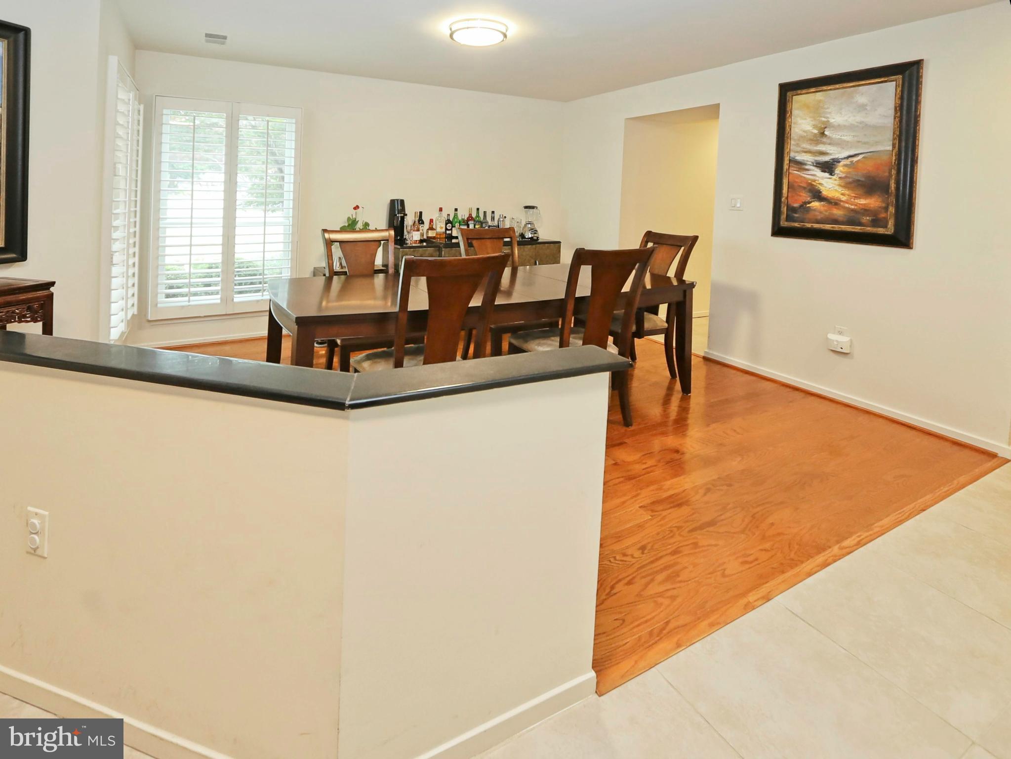11037 Solaridge Drive Reston, VA 20191 - Photo 4 of 45 Separate dining room
