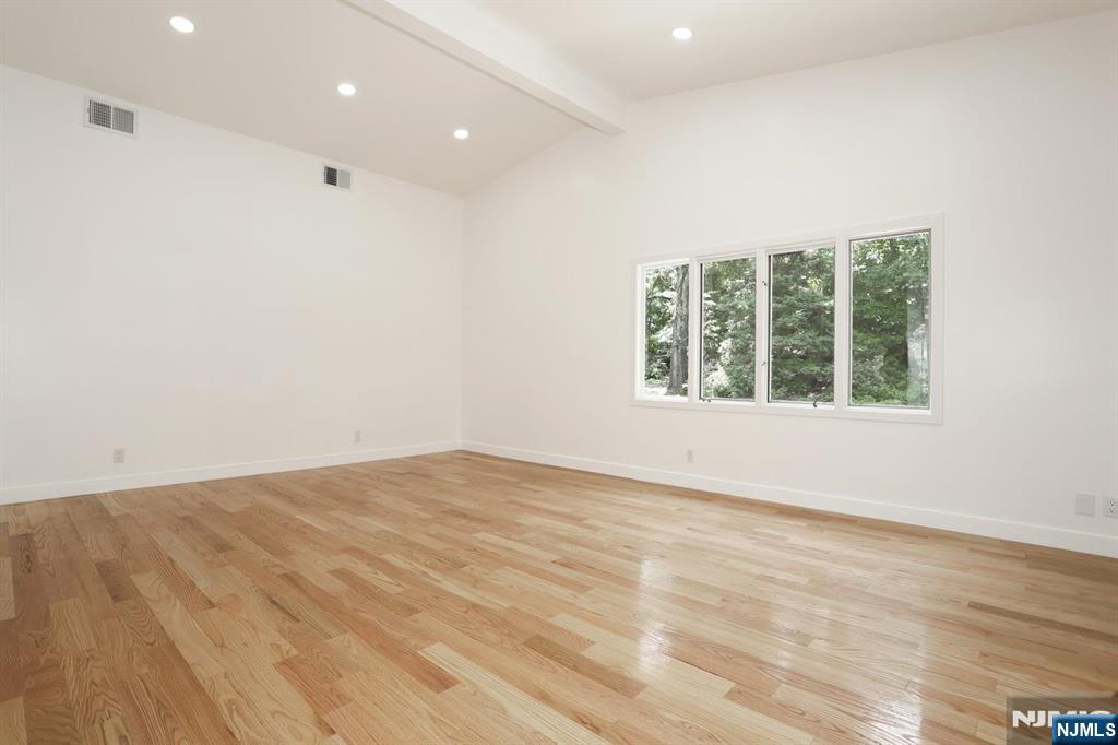 51 Mill Rd Extension Woodcliff Lake, NJ 07677 - Photo 15 of 50