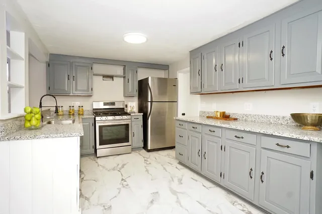 $377,500 | 22 Davis Village Road, New Ipswich, NH 03071