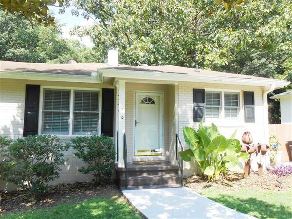 Beautifully maintained 3/1 Bungalow/Ranch