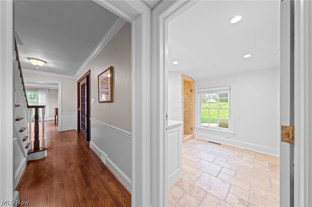 33285 Woodleigh Road Cleveland, OH 44124 - Photo 20 of 50