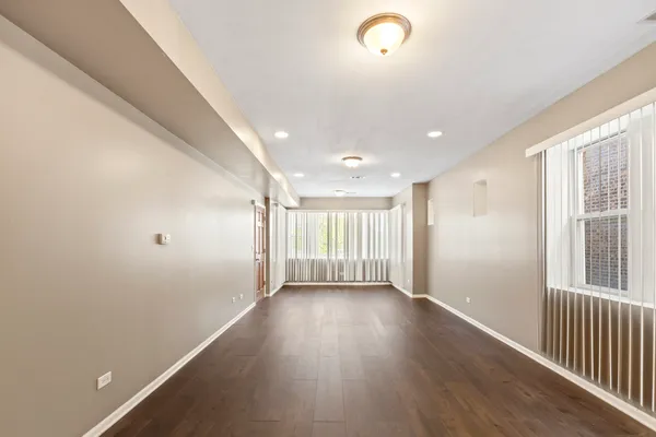 $1,600 | 323 Memorial Drive, Unit 2, Calumet City, IL 60409