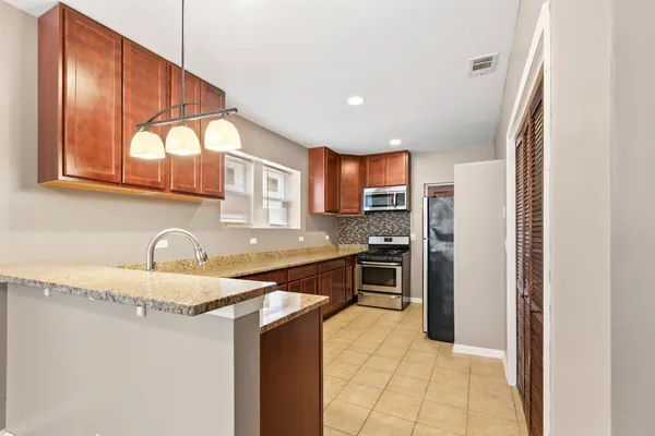 $1,600 | 323 Memorial Drive, Unit 2, Calumet City, IL 60409