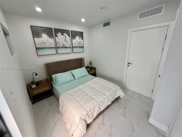 $2,900 | 944 Jefferson Avenue, Unit 9, Miami Beach, FL 33139