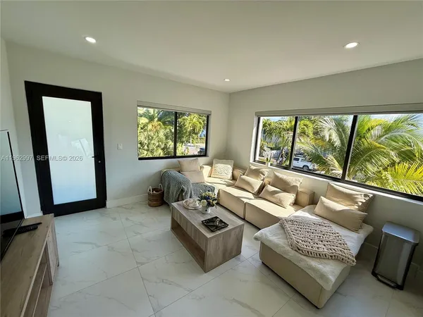 $2,900 | 944 Jefferson Avenue, Unit 9, Miami Beach, FL 33139