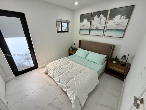 $2,900 | 944 Jefferson Avenue, Unit 9, Miami Beach, FL 33139