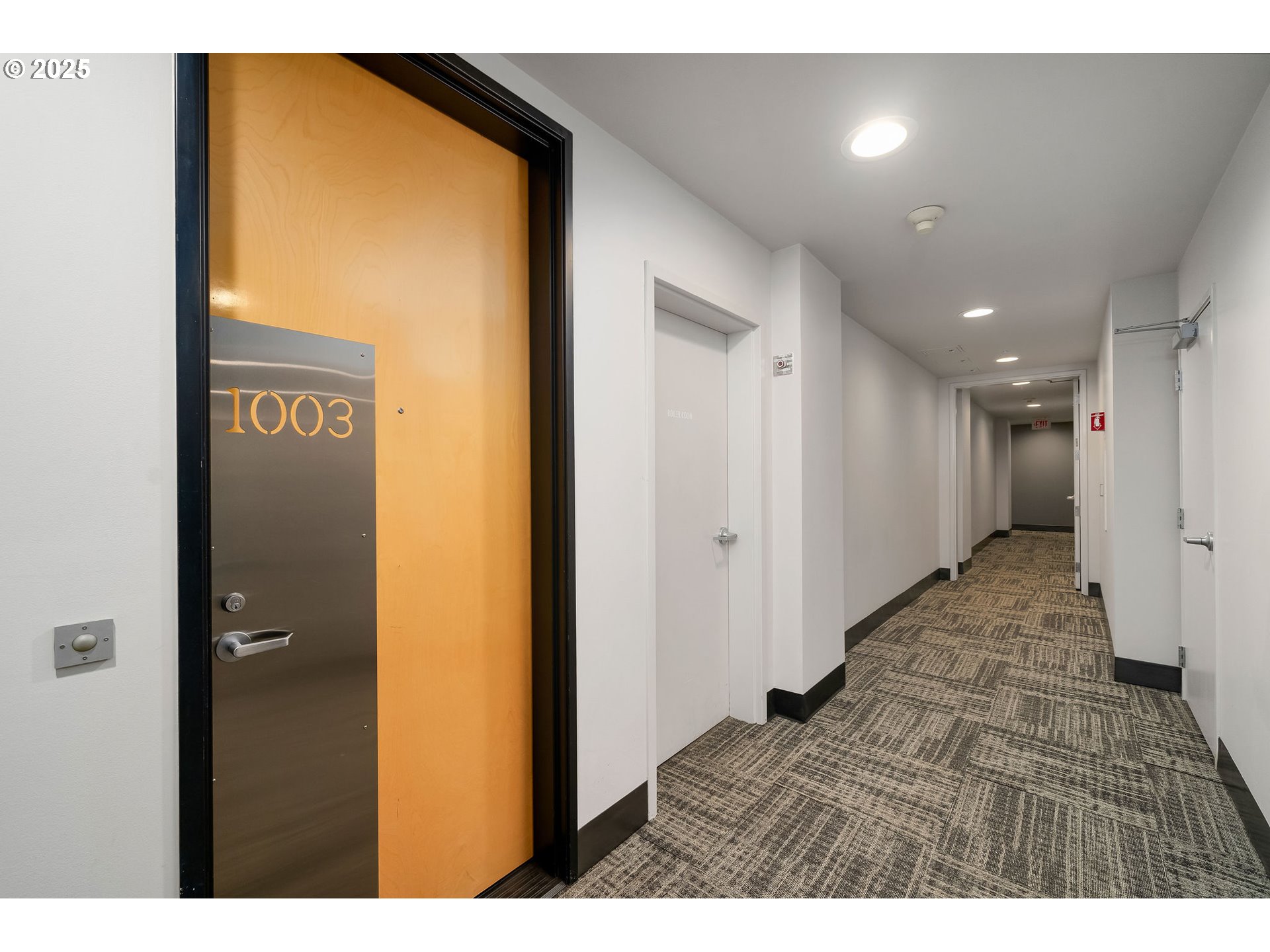 300 Northwest 8th Avenue, Unit 902 Portland, OR 97209 - Photo 4 of 46 a view of hallway