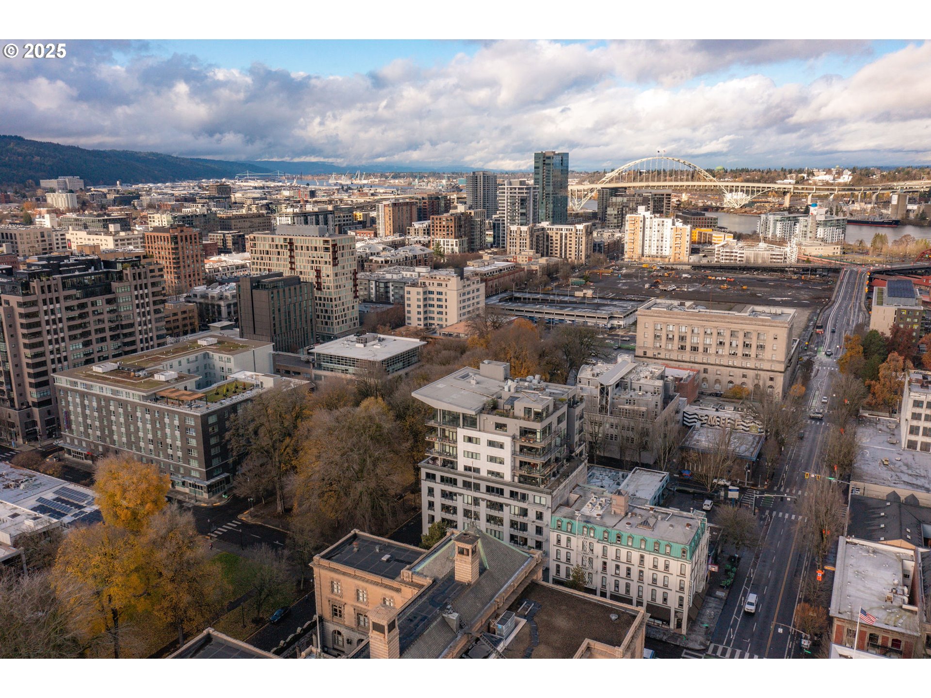 300 Northwest 8th Avenue, Unit 902 Portland, OR 97209 - Photo 43 of 46 a view of a city