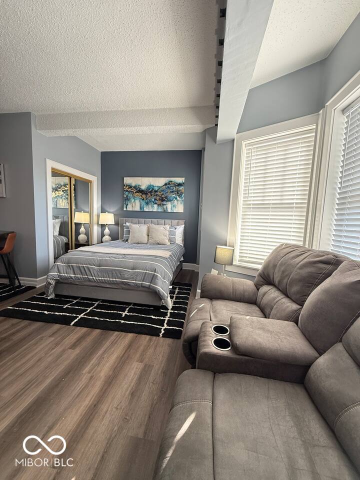 230 9th Street, Unit 406 Indianapolis, IN 46204 - Photo 5 of 14