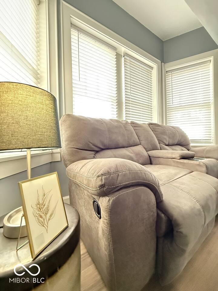 230 9th Street, Unit 406 Indianapolis, IN 46204 - Photo 7 of 14